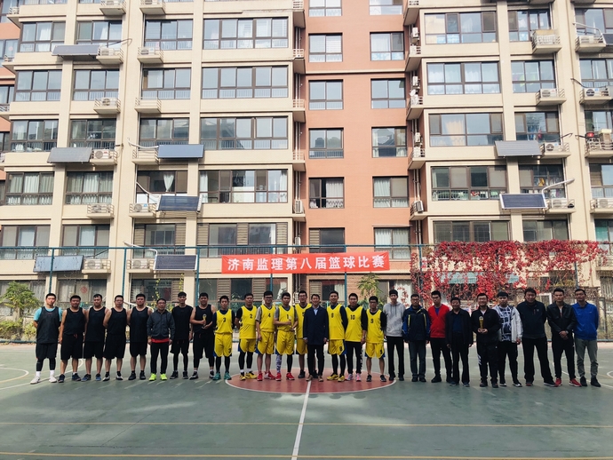 领奖.jpg 领奖.jpg